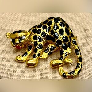 Leopard cat pin/brooch